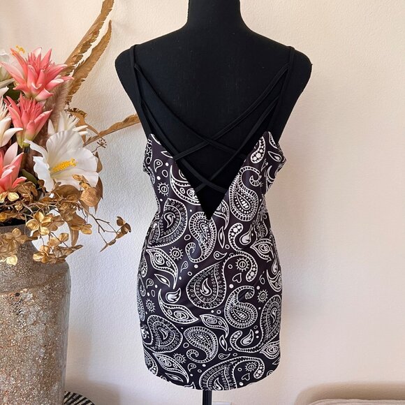Open back Crisscross Black & White Paisley Mini Dress L - Picture 2 of 7